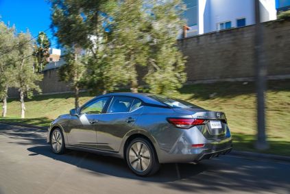 Nissan Sentra Advance 2025