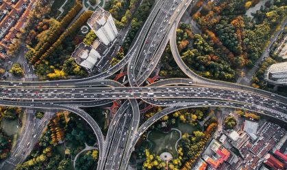 Imagem de destaque do post: IA promete reduzir custos e acelerar projetos em infraestrutura