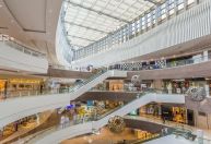 Shopping centers crescem em vendas e fluxo de visitantes no 3º tri de 2024, diz Abrasce