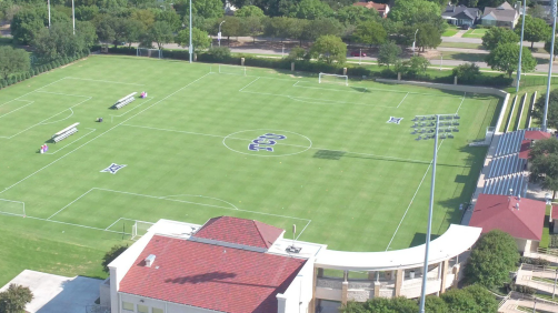 O TCU, Texas Christian University, fica em Fort Worth, ao lado de Dallas, e abrigará os treinos durante o Mundial de 2026.