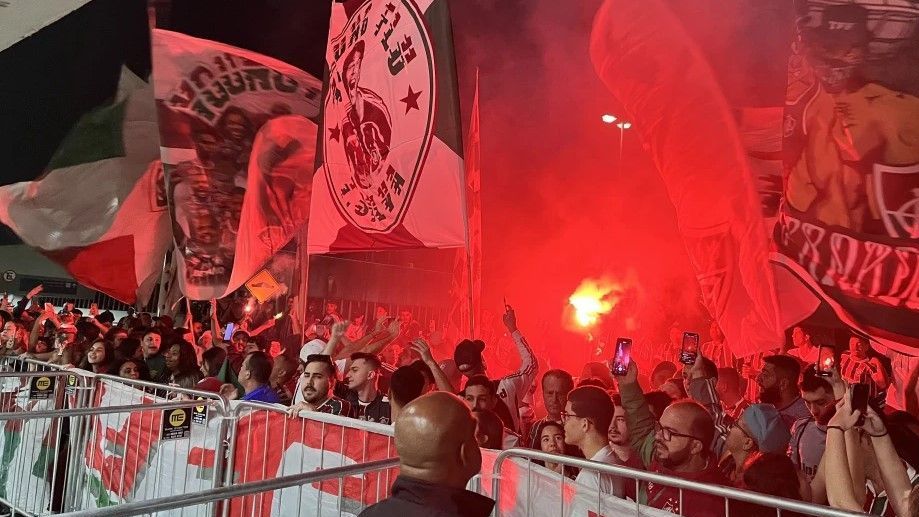 Thiago Silva é recebido com festa da torcida do Fluminense / Matheus Dantas / Itatiaia