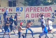 Veja imagens da briga antes do Fla-Flu no Maracanã; PM se posiciona