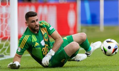 Goleiro da Espanha critica fala de Mbappé sobre política: "Não sei se deveria"