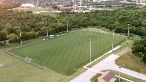 Um pouco mais distante da cidade, o University of Dallas abrigará treinos de uma das seleções da Copa.