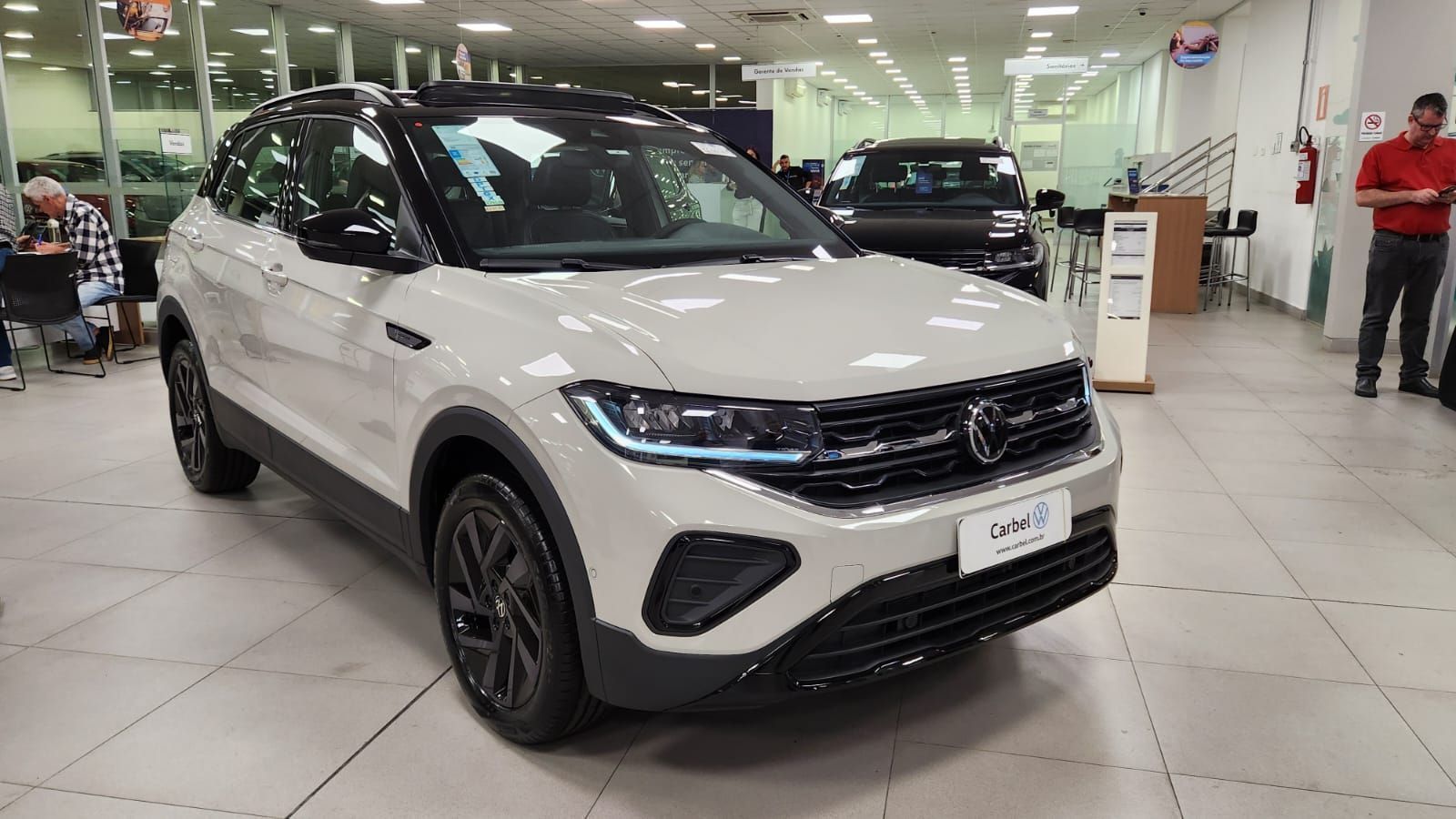 Volkswagen T-Cross Highline: SUV é o automóvel de passeio mais vendido em janeiro de 2026 • Thiago Ventura/CNN