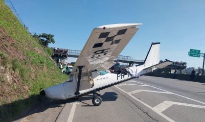 Avião de pequeno porte realiza pouso de emergência na Régis Bittencourt