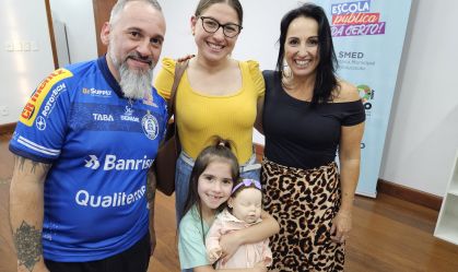 RS: boneca é devolvida para criança após escola ser invadida por água em São Leopoldo