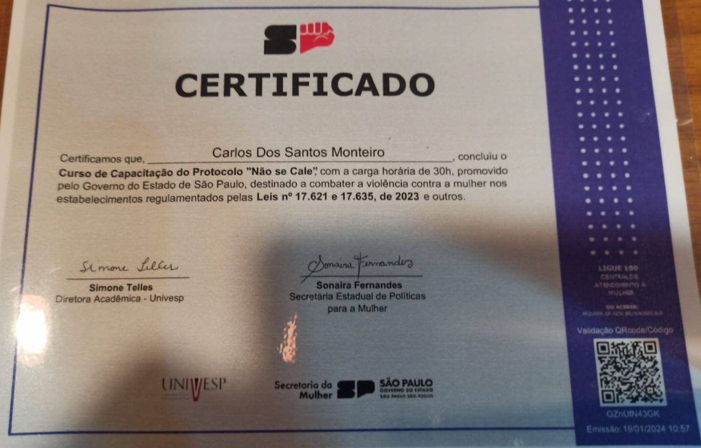 Certificado emitido ao proprietário do Malta Rock Bar / Reprodução