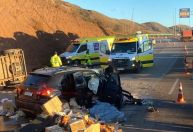 Criança e idoso morrem em um acidente entre carro e van em MG