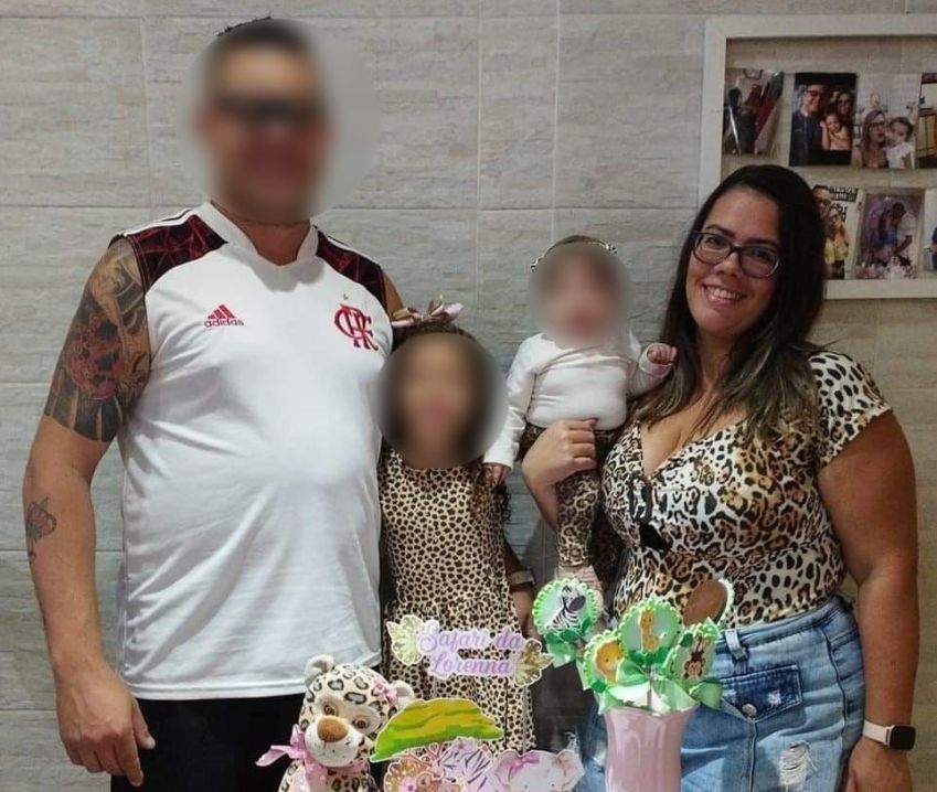 Quetilene de Souza e sua família, no Mêsversário da filha mais nova / Reprodução / Facebook