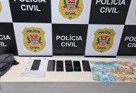 Polícia apreende 56 celulares em 