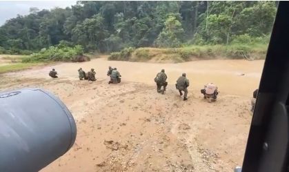Operação destrói acampamentos de garimpo em terra Yanomami