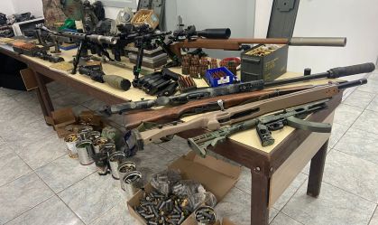 CAC que tinha arma nazista e arsenal escondido é preso em flagrante no RS