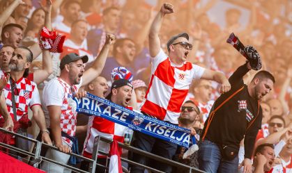 Sérvia ameaça deixar Eurocopa após cantos de "morte aos sérvios" em jogo