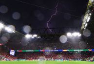 Tempestade paralisa jogo entre Alemanha e Dinamarca na Euro por 24 minutos