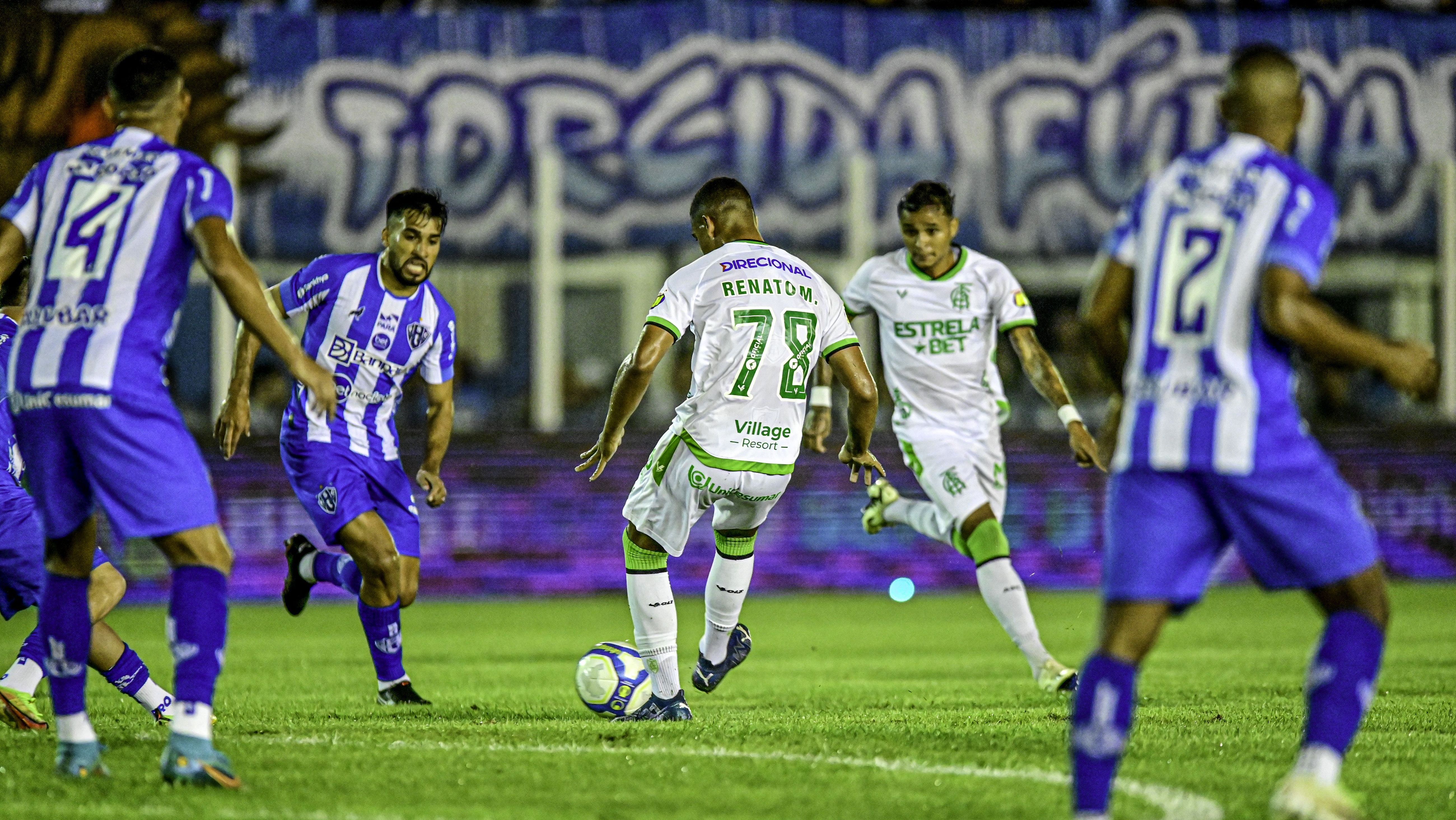Lance de Paysandu x América-MG pela Série B do Brasileirão
