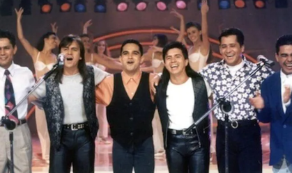 Grupo Amigos em sua formação original; em 1998 Leandro, dupla de Leonardo, faleceu devido a um câncer de pulmão