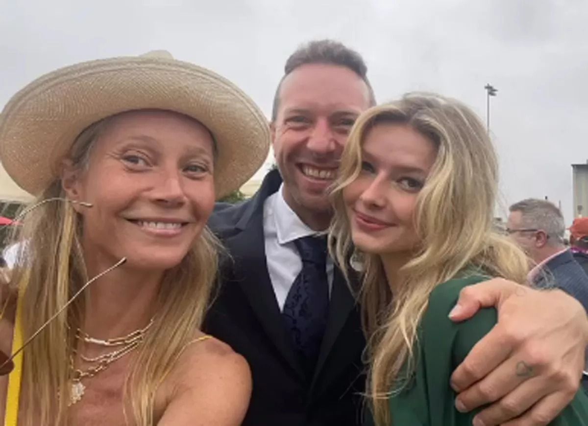 Gwyneth Paltrow, Chris Martin juntos na formatura de Apple, em junho de 2022