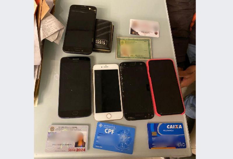 Polícia apreende materiais usados em golpes / Divulgação