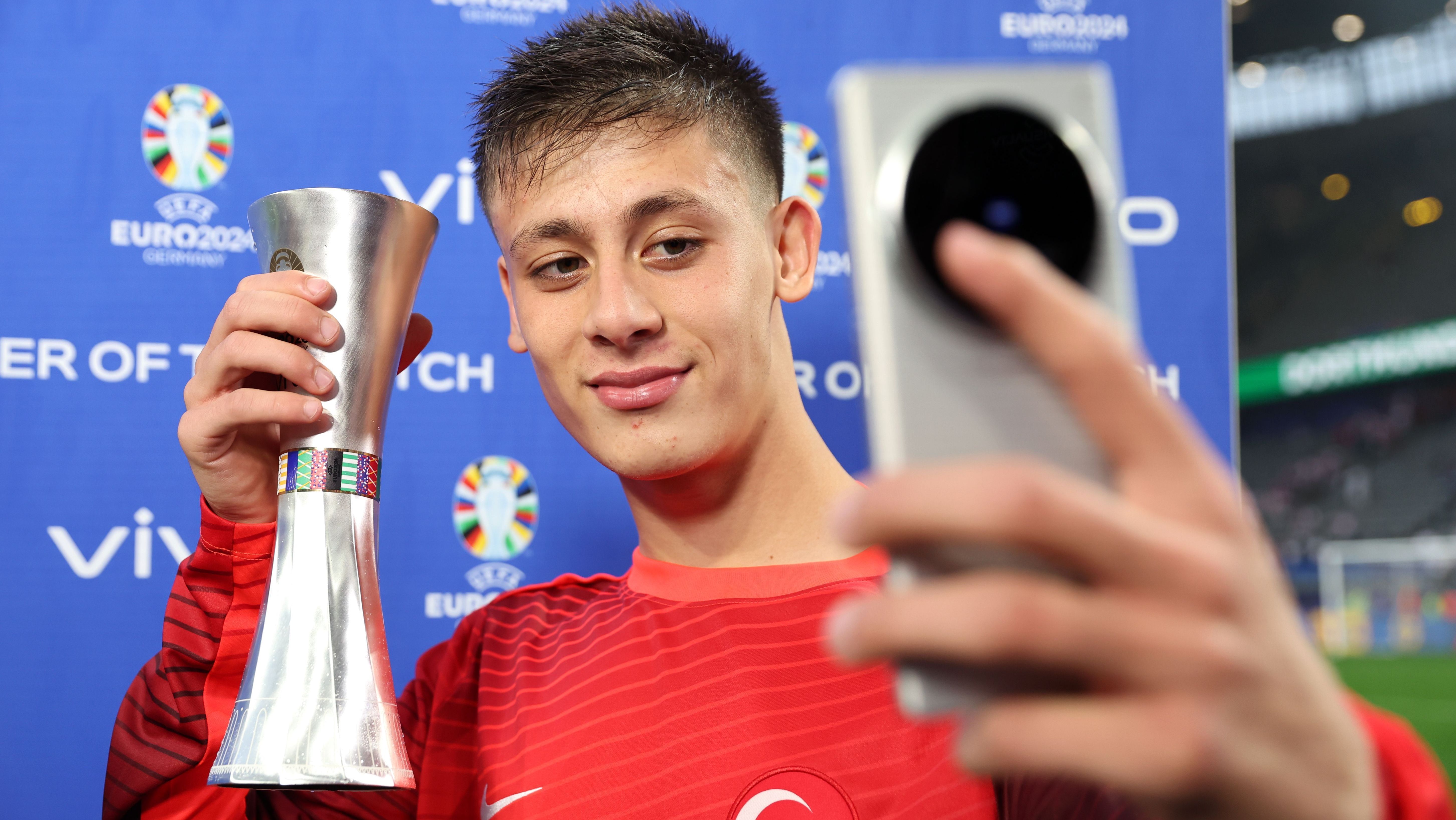 Arda Güler foi eleito o melhor em campo na vitória da Turquia sobre a Geórgia na estreia da Eurocopa