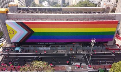 Conheça nova bandeira LGBT+ e o que ela representa