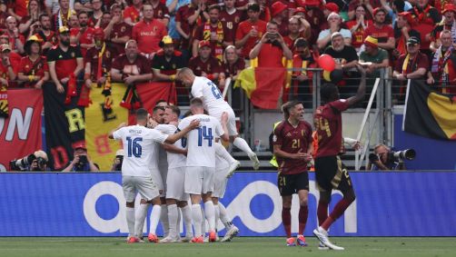 Eslováquia comemora o gol da vitória sobre a Bélgica