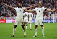 Bellingham brilha, Inglaterra vira sobre Eslováquia e vai às quartas da Euro