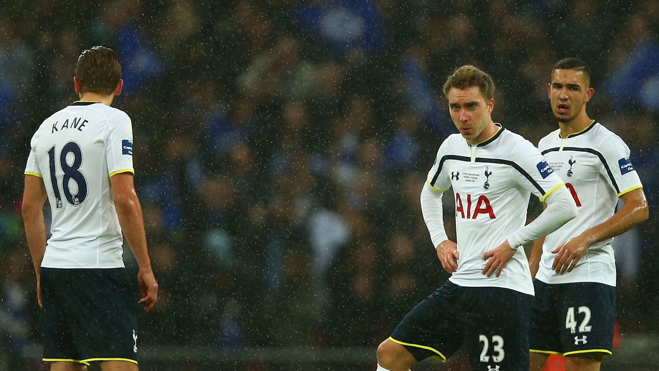 Bentaleb (à dir.) jogou por Tottenham e Newcastle na Premier League