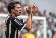 Relembre primeira passagem de Bernard no Atlético-MG
