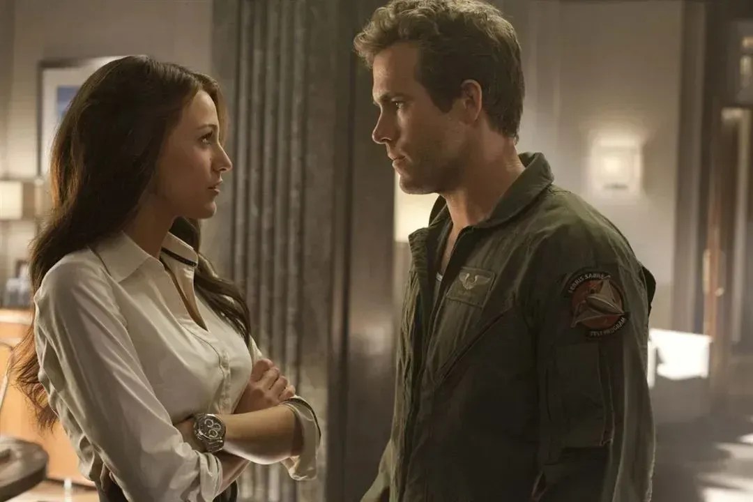 Blake Lively e Ryan Reynolds em "Lantena Verde" (2012) / Divulgação