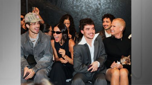 João Guilherme, Bruna Marquezine, João Lucas e Xuxa no desfile de estreia da grife de roupas de Sasha em São Paulo