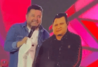 Marrone de papelão: Bruno coloca totem do cantor no palco em show solo