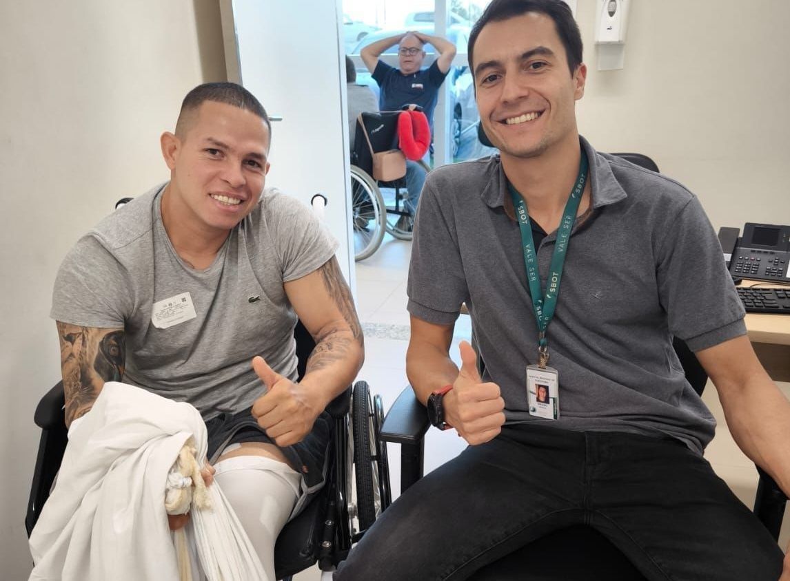 Balão rasga e atleta colombiano se acidenta durante salto, em Boituva (SP) / Arquivo pessoal/Jhovanny Duran