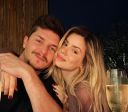 Grávida, Camila Queiroz abre álbum com Klebber Toledo; veja