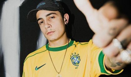 Nike relança camisa icônica do Brasil e jaqueta eternizada por Zagallo