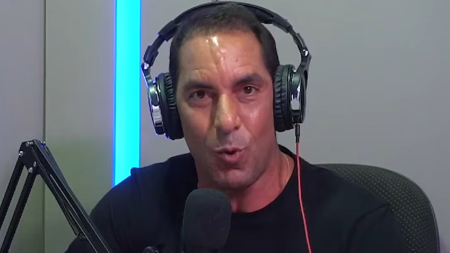 Edmundo, em canal no YouTube