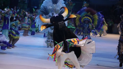 Boi Caprichoso abriu a primeira noite do Festival de Parintins