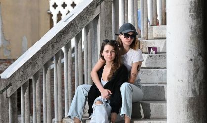 Cara Delevingne celebra dois anos de namoro com Minke; veja fotos