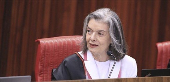 Imagem de destaque do post: Cármen Lúcia comanda primeira sessão após voltar à presidência do TSE; acompanhe ao vivo