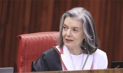 Imagem de destaque do post: Cármen Lúcia assume presidência do TSE: acompanhe a cerimônia ao vivo
