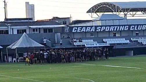 Torcedores invadiram CT do clube