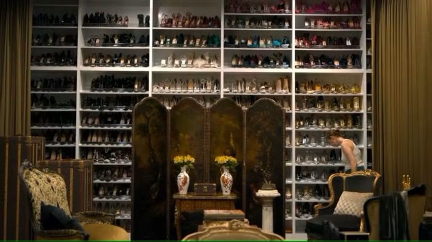 Céline Dion coleciona sapatos em armazém fora de sua casa / Reprodução/Prime Video