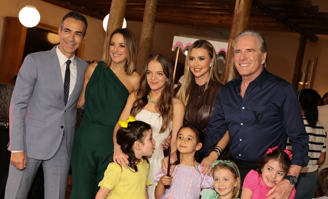 Roberto Justus em imagem com ex-mulher, Ticiane Pinheiro, e seu atual, César Tralli