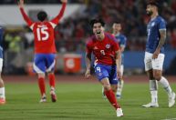 Com gol de Vargas, Chile atropela Paraguai em amistoso antes da Copa América