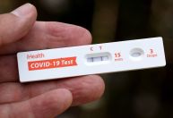 EUA registram pico de novos casos de Covid-19 no início do verão