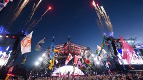 Coldplay foi o headliner do Pyramid Stage, do Glastonbury, no sábado (29)