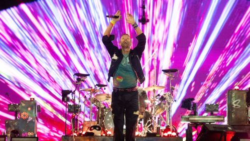 Coldplay foi o headliner do Pyramid Stage, do Glastonbury, no sábado (29)