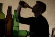 Uso de álcool e drogas mata mais de 3 milhões de pessoas por ano, diz OMS