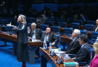 Girão leva contadora de histórias para fazer performance contra procedimento de aborto no Senado
