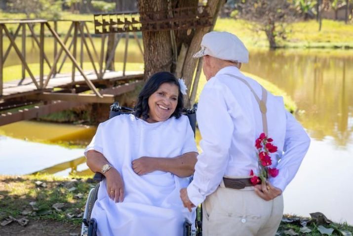 Casal de idosos de 57 e 100 anos realiza ensaio fotográfico de pré-casamento / Divulgação / Gilmara Santos e Luiz Maia